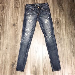 American Eagle distressed skinny jegging
